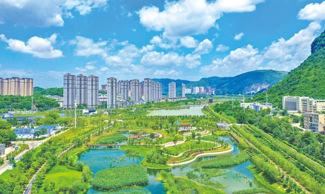 黄石磁湖